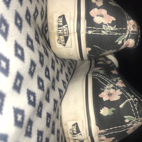 Floral vans - Picture 4 of 4